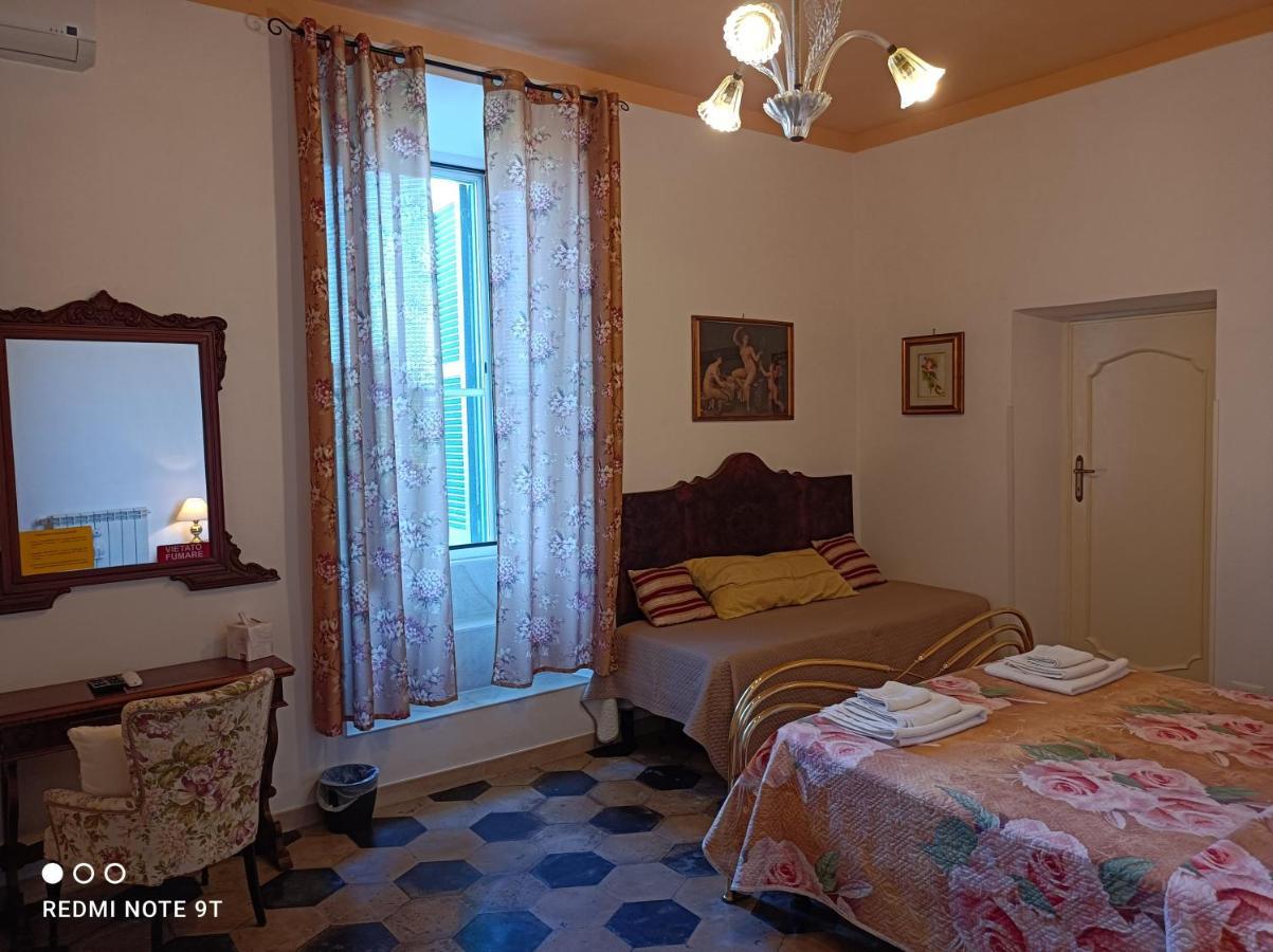 Bed and Breakfast Angelina Antica Dimora Terracina Esterno foto